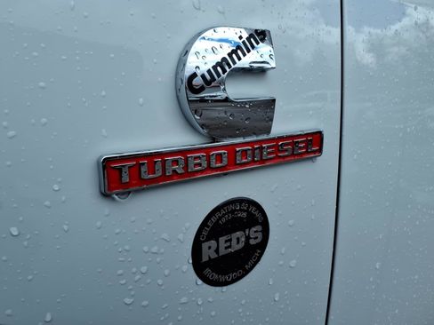 Used 2024 RAM 5500 Tradesman w/ Chrome Appearance Group AWD/4WD image 2