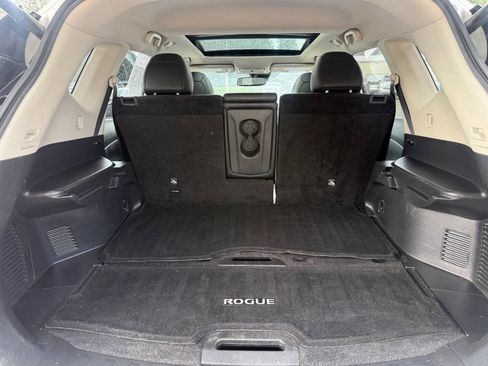 Used 2018 Nissan Rogue SL w/ Premium Package AWD/4WD image 7