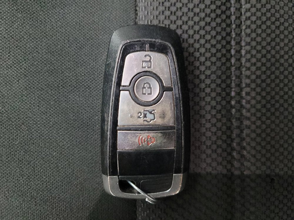Used 2020 Ford Fusion SE AWD/4WD image 32