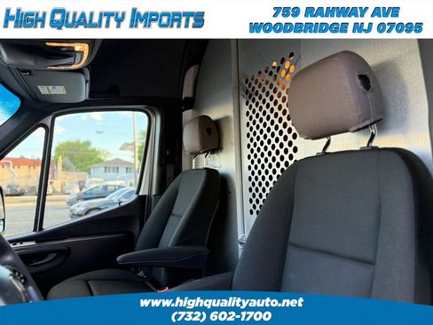 Used 2020 Mercedes-Benz Sprinter 1500 image 33