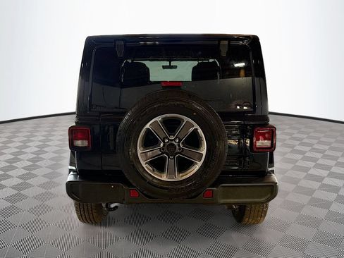 Used 2022 Jeep Wrangler Unlimited Sahara AWD/4WD image 7
