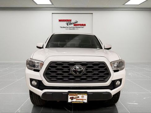 Used 2021 Toyota Tacoma TRD Off-Road w/ Technology Package AWD/4WD image 2