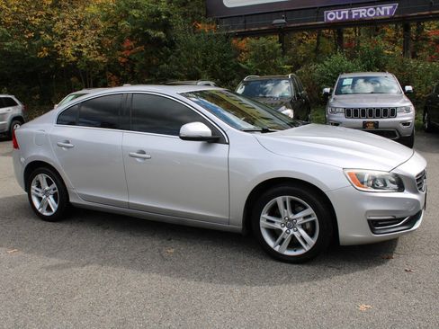 Used 2015 Volvo S60 T5 Premier image 5