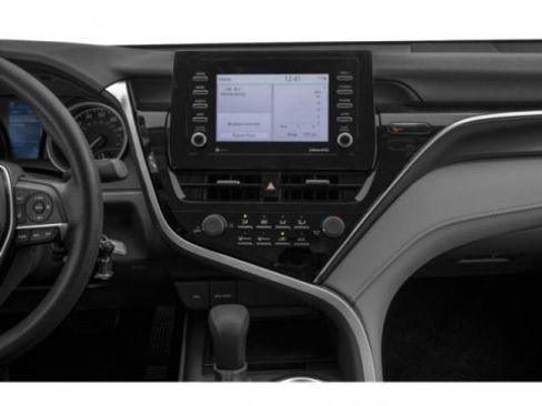 Used 2022 Toyota Camry LE image 10