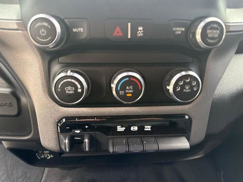 Used 2024 RAM 3500 Tradesman w/ Chrome Appearance Group AWD/4WD image 18