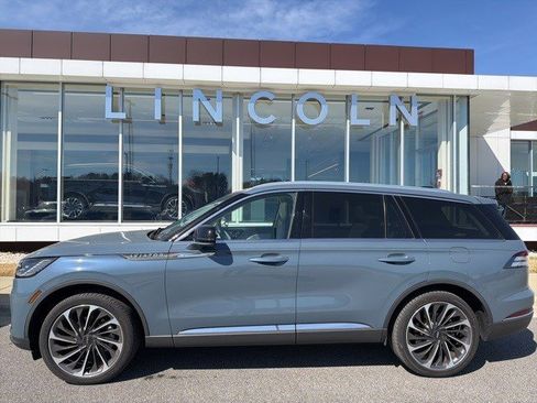 Used 2025 Lincoln Aviator Reserve w/ Equipment Group 201A image 1