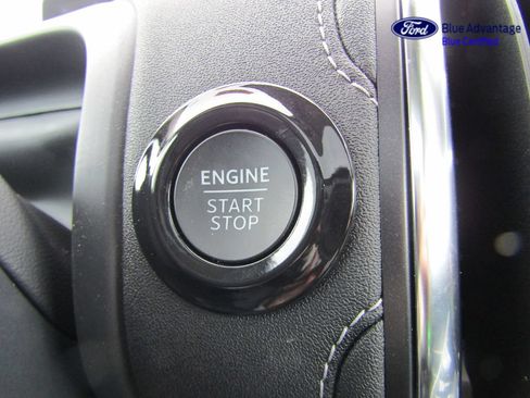 Certified 2025 Ford Expedition Platinum AWD/4WD image 17