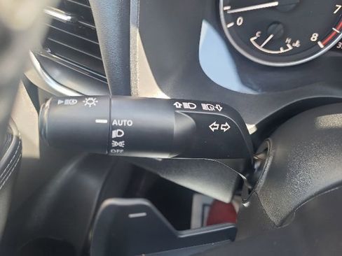 Used 2021 Nissan Rogue SV w/ Premium Package FWD image 13