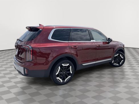 Used 2024 Kia Telluride EX w/ EX Captain's Chair Package image 5
