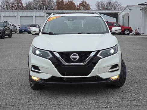 Used 2020 Nissan Rogue Sport SL w/ Premium Package image 2