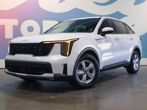 Used 2025 Kia Sorento LX FWD image 27