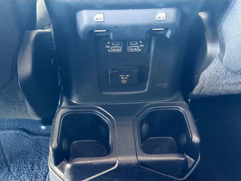 Used 2022 Jeep Wrangler Unlimited Sahara w/ Cold Weather Group AWD/4WD image 29