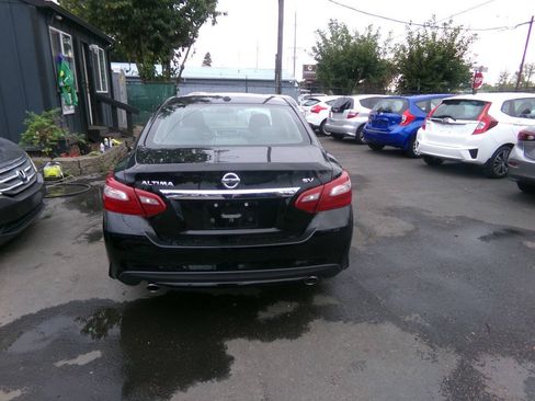 Used 2018 Nissan Altima 2.5 SV FWD image 4