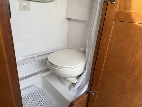 Used 2014 Mercedes-Benz Sprinter 3500 image 22