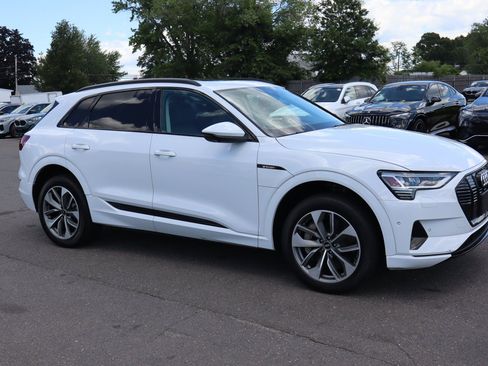 Used 2021 Audi e-tron Premium Plus w/ Premium Plus Package AWD/4WD image 3