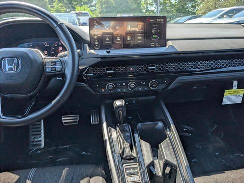 Used 2025 Honda Accord Sport image 18