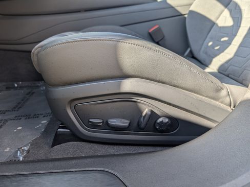 Used 2023 Audi e-tron GT Premium Plus image 17