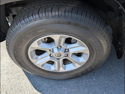 Used 2022 Toyota 4Runner SR5 Premium AWD/4WD image 8