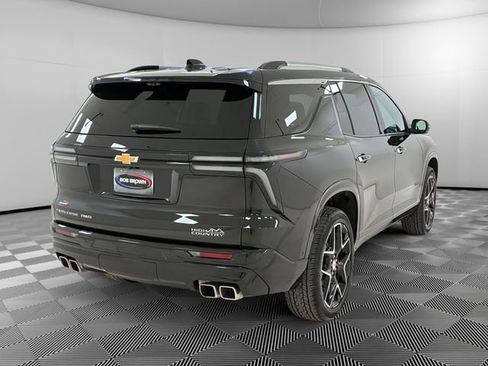 Certified 2025 Chevrolet Traverse High Country w/ LPO, Floor Liner Package AWD/4WD image 5