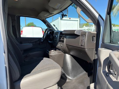 Used 2024 GMC Savana 2500 w/ Driver Convenience Package image 10