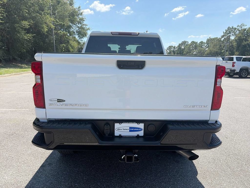 Used 2025 Chevrolet Silverado 2500 Custom w/ Custom Convenience Package AWD/4WD image 5