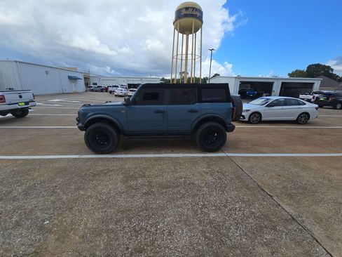 Used 2022 Ford Bronco Badlands image 2