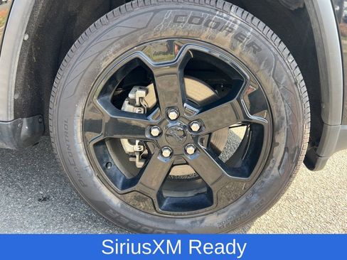 Used 2018 Jeep Grand Cherokee Laredo image 11