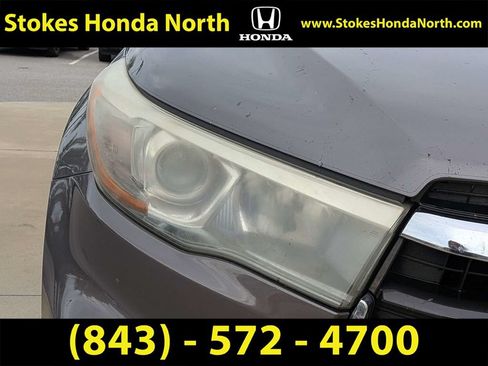 Used 2015 Toyota Highlander XLE FWD image 15
