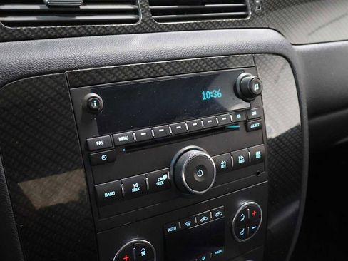 Used 2010 GMC Sierra 1500 SLT AWD/4WD image 28