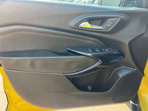 Used 2024 Chevrolet Trax RS w/ Sunroof Package FWD image 20