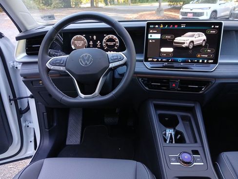 New 2026 Volkswagen Tiguan SE image 13