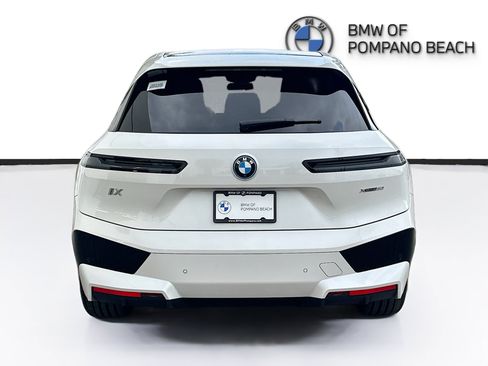 Used 2024 BMW iX xDrive50 w/ Premium Package AWD/4WD image 6