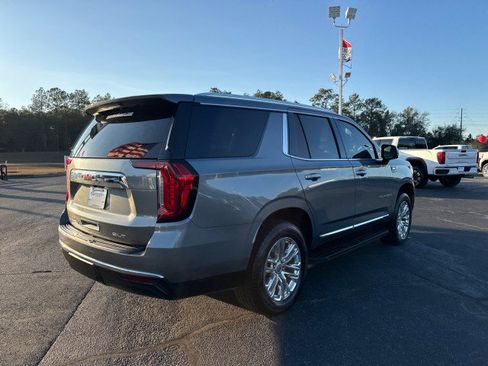 Used 2021 GMC Yukon SLT w/ SLT Luxury Plus Package image 3