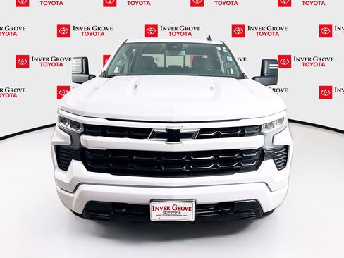Used 2023 Chevrolet Silverado 1500 RST image 2