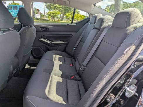 Used 2023 Nissan Altima 2.5 SV FWD image 12