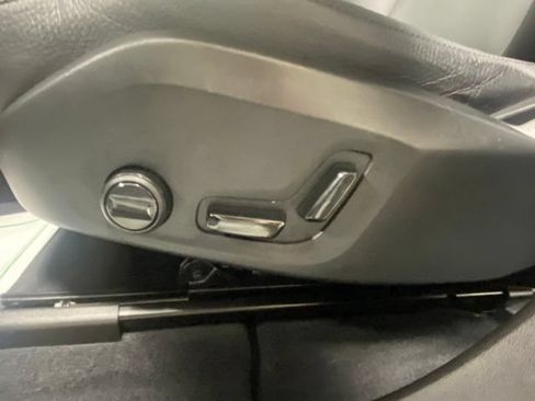 Used 2024 Volvo XC60 T8 Plus w/ Protection Package Premier AWD/4WD image 12
