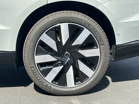 New 2025 Volvo EX90 Ultra image 24