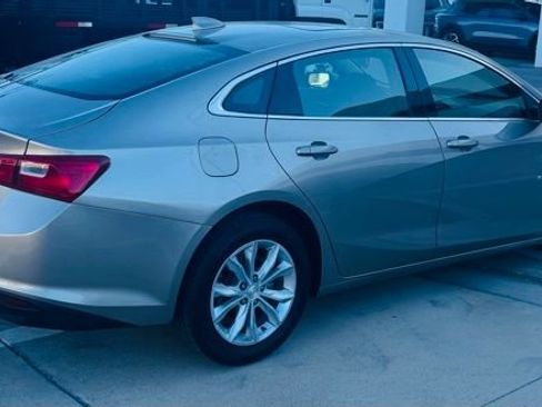 Used 2023 Chevrolet Malibu LT image 2