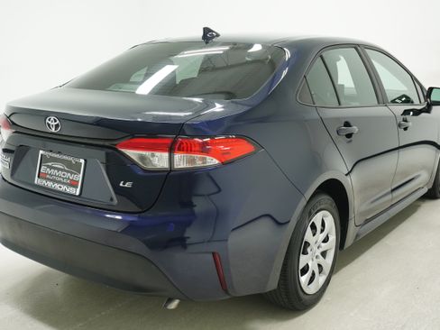 Used 2023 Toyota Corolla LE FWD image 4