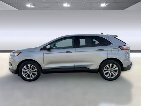 Used 2024 Ford Edge Titanium image 2