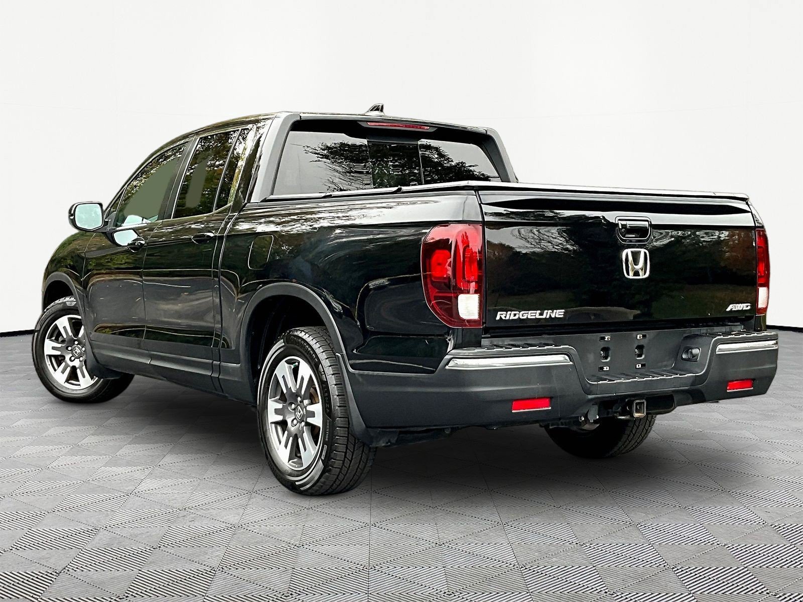 Used 2019 Honda Ridgeline RTL-T image 4