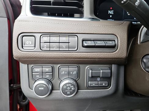 Used 2024 GMC Yukon XL Denali w/ Max Trailering Package image 14