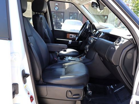 Used 2016 Land Rover LR4 HSE LUX image 18