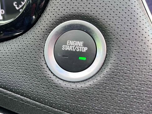 Used 2025 Cadillac XT5 Premium Luxury image 31