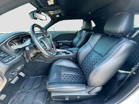 Used 2022 Dodge Challenger R/T Scat Pack w/ Driver Convenience Group image 21