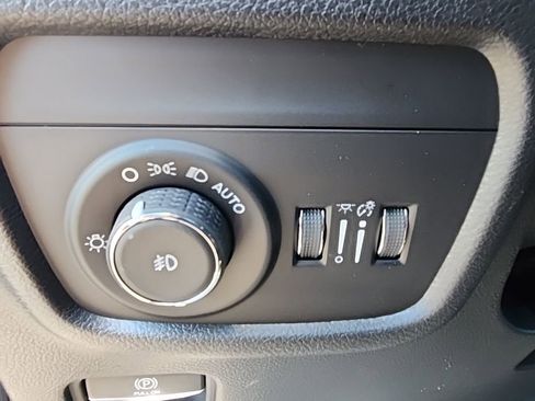 New 2025 Jeep Grand Cherokee L Limited w/ Trailer Tow Package image 30