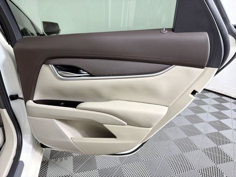 Used 2014 Cadillac XTS FWD image 14