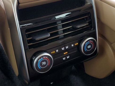 Used 2023 Land Rover Range Rover SE image 29