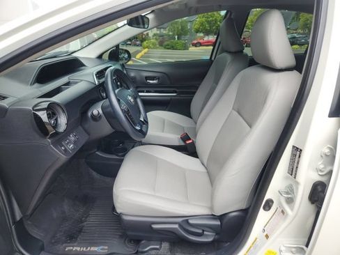Used 2018 Toyota Prius C Four FWD image 13