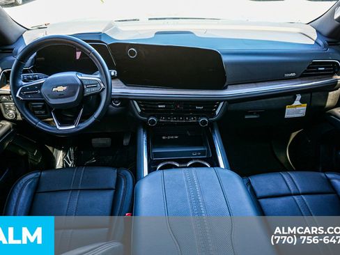 Used 2025 Chevrolet Suburban High Country image 29